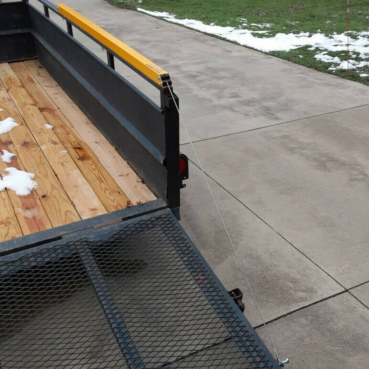 Bethesda Industrial 350 lbs L&R Tailgate Utility Trailer Gate & Ramp Lift Assist System 2 x 2 x 72 L