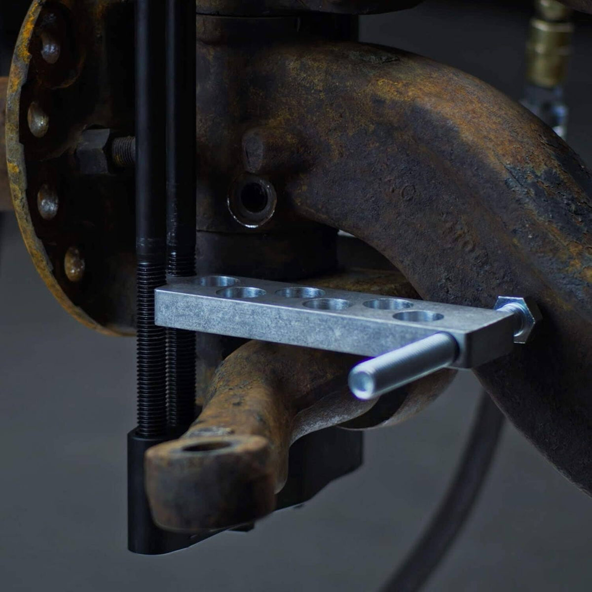 Bethesda Industrial 90150 King Pin Press Sturdy Repair Tool for Class 3-8 Heavy Duty Trucks New