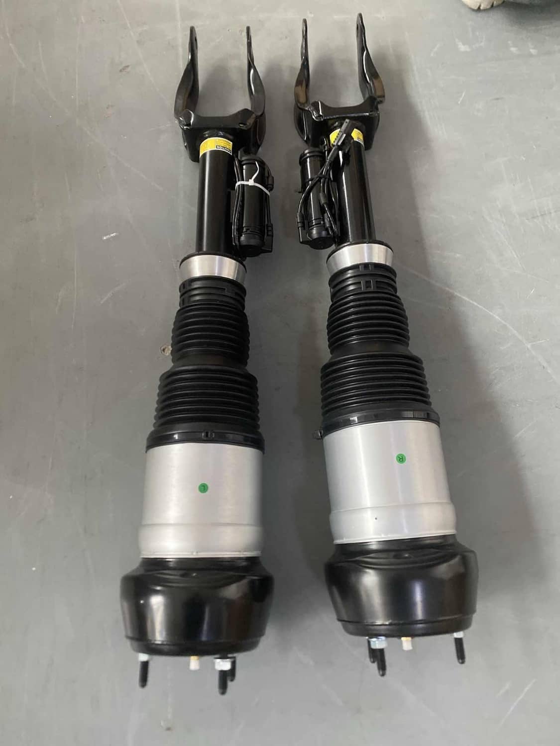 Bethesda Industrial Pair Front Air Suspension Shock Struts w/ADS For Mercedes W166 X166 GL450 GLS550